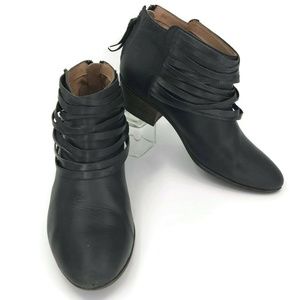 CLARKS Artisan Ankle Bootie Size 7.5M Black